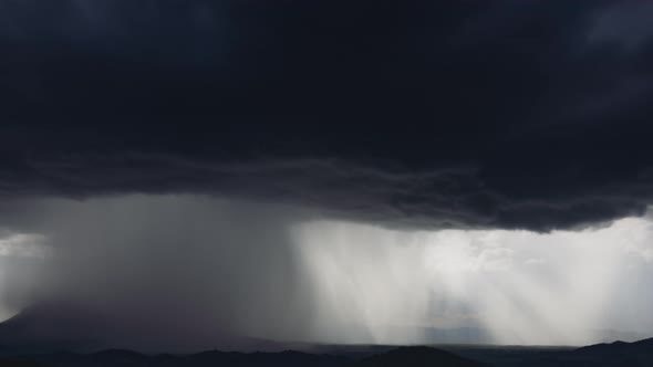 Thunderstorms on the horizon Time lapse.