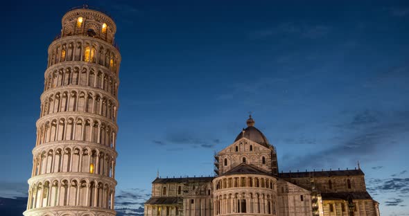 Timelapse of the Leaning Tower and the Cathedral of Pisa