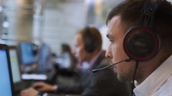 Contact Center Operator Consulting Clients In Call-Center