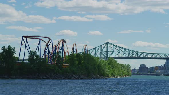 La Ronde and Jacques Cartier Bridge