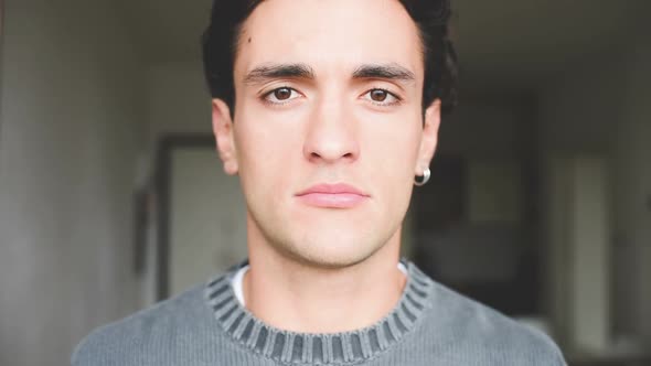 Portrait young caucasian man posing outdoor