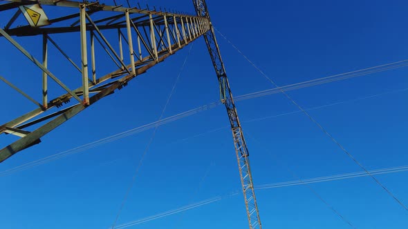 High Voltage Electric Tower With Insulators