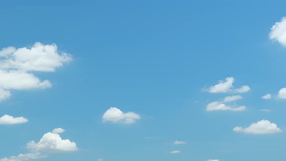 4K Sky Time lapse, Beautiful background, Sky Timelapse of skyscrapers. alt