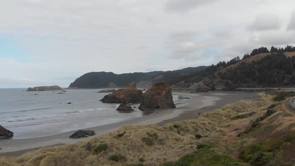 Left to right view of a stunning island coastline in Oregon, USA