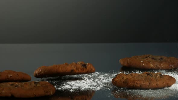 Cookies falling and bouncing in ultra slow motion 1500fps - reflective surface - COOKIES PHANTOM