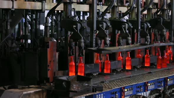 Manufacturing Process of Bottles in Glass Factory