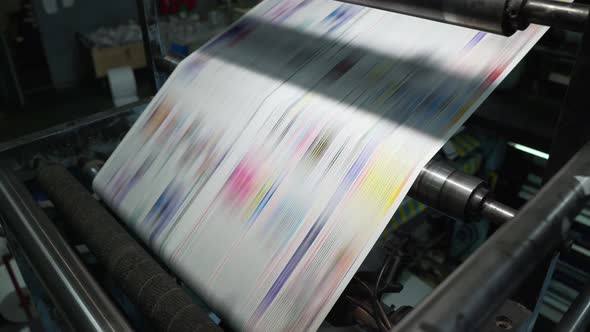 Color Printing of Newspapers on Large Machines Conveyor