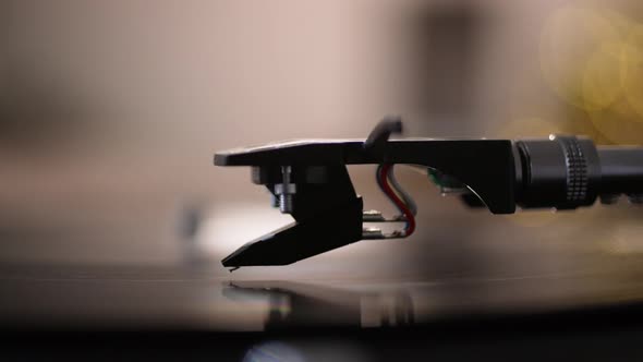 Turntable with Spinning Vinyl 24