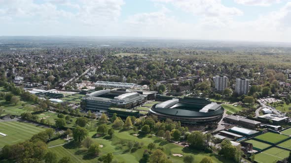 Circling drone shot of Wimbledon Centre court