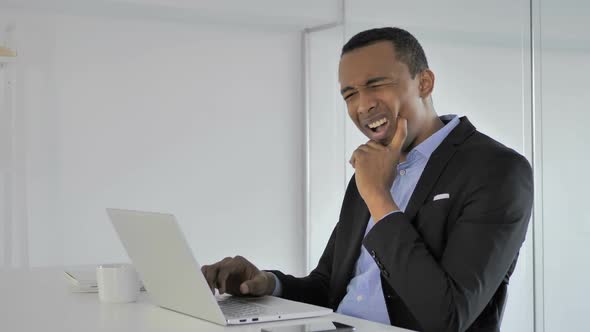 Toothache Casual AfroAmerican BusinessmanFace with Tooth Infection