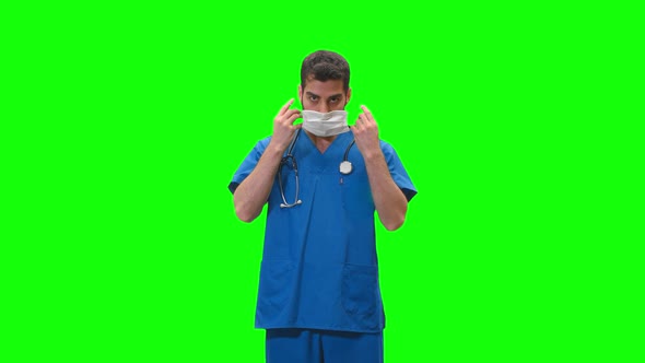 Male Doctor or Nurse Green Screen (4K)