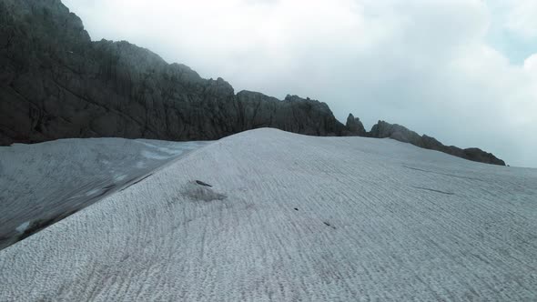 Dachstein Gletscher Glacier Berge Mountain Austria Drohne Nebel Fog Bergsteigen Hiking