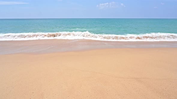 Beautiful tropical beach sea ocean with blue sky and white cloud