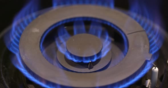 Natural gas inflammation from kitchen stove