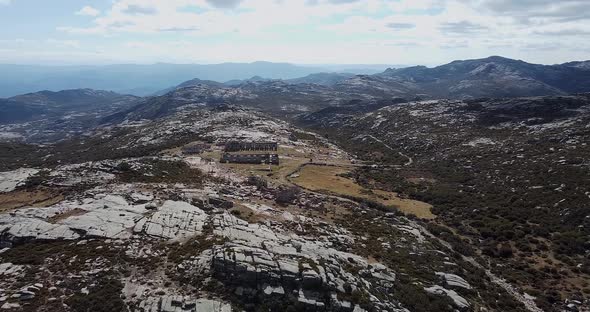 Minas Dos Carris in the Background