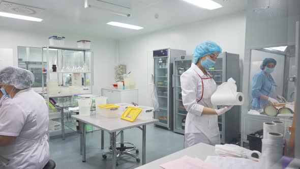 Women Work in the Lab