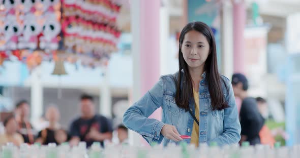 Woman play carnival game