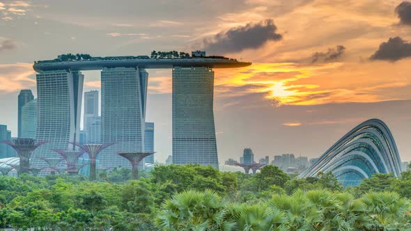 Marina Bay Sands Gardens By the Bay with Cloud Forest Flower Dome and Supertrees at Sunset Timelapse