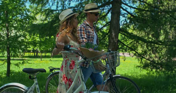 Romantic Summertime Weekend   alt