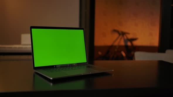Laptop with Chromakey on Table