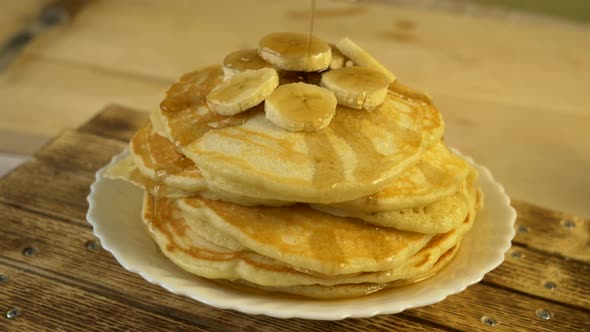 Pancakes with Banana and Maple Syrup