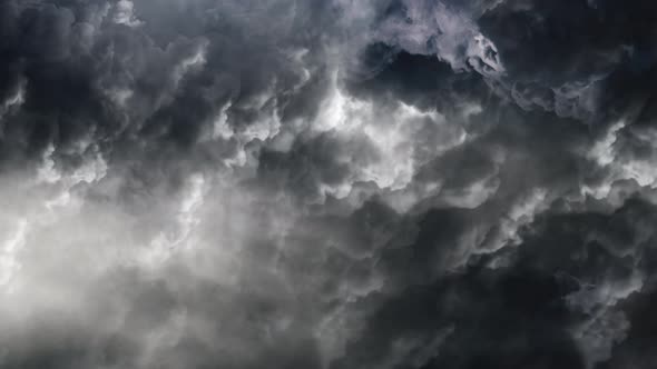 4k thunderstorm flashed through the dark clouds