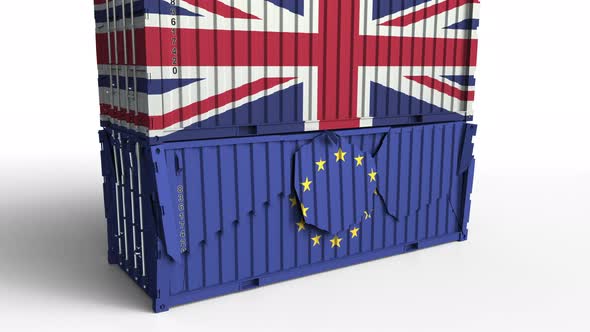 Container with Flag of the UK Breaks Container with Flag of the EU alt