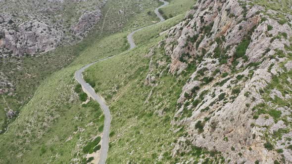 Serpentine Road in the Mountains Dron  Video