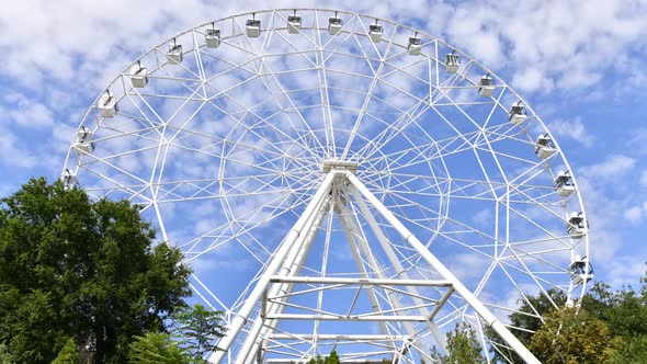 Time lapse video of ferris wheel