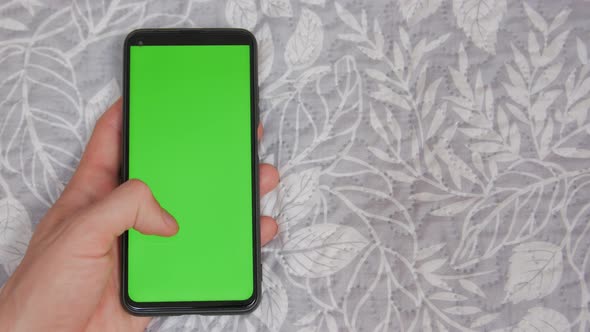 Smartphone Left Hand Green Screen