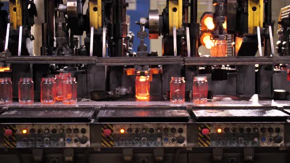 The process of making glass jar in slowmotion glassworks