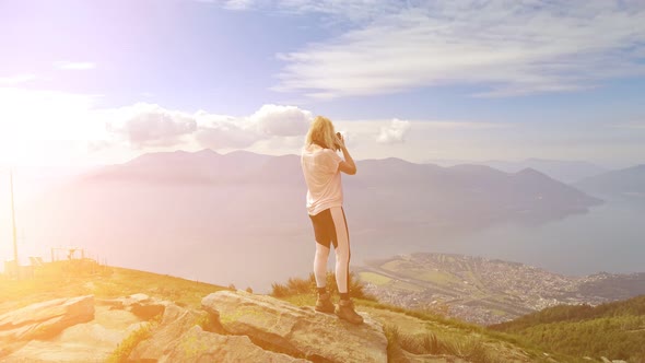 Photographer on CardadaCimetta Mount