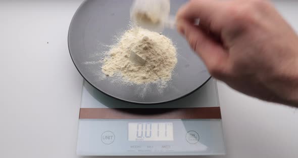 Weighing 30 Grams Protein on a Kitchen Scale