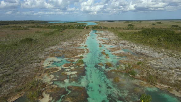 Los Rapidos Lagoon in Bacalar Mexico