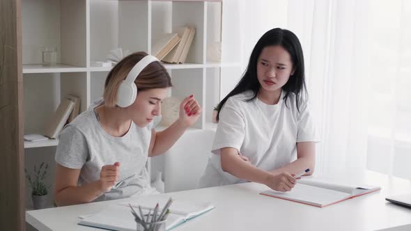 Lazy Student Boring Education Girls Headphones