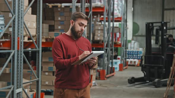 Supervisor Stocktaking Inventory in Warehouse