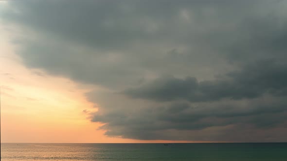 The Beauty Of The Clouds Began To Rain In Sunset.