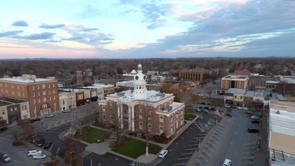 Murfreesboro Town Square Straight Pullback in December 2020 sunset Joy decorations