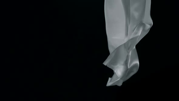 Flowing white cloth, Slow Motion alt