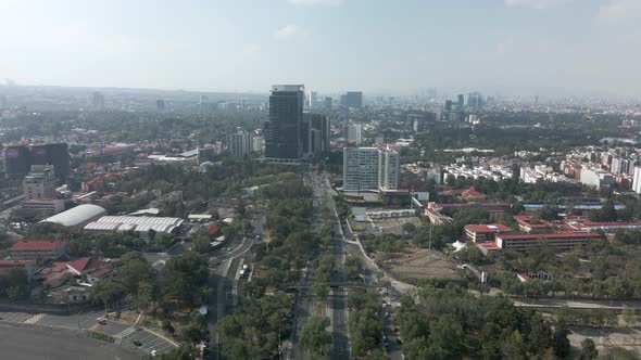 Drone vie wof mexico city main avenue