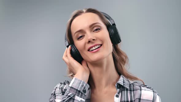 Closeup Face Feminine Laughing Dental Smile Enjoying Audio Sound