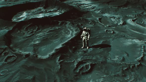 Astronaut on Lunar Landing Mission alt