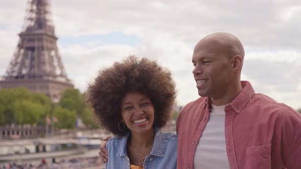 Happy couple spending time in the city