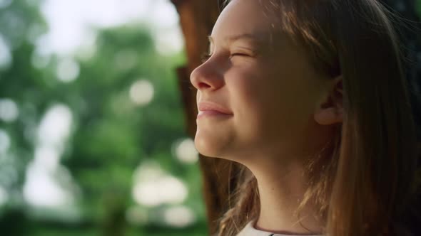 Portrait Dreamy Girl Lean Tree Trunk