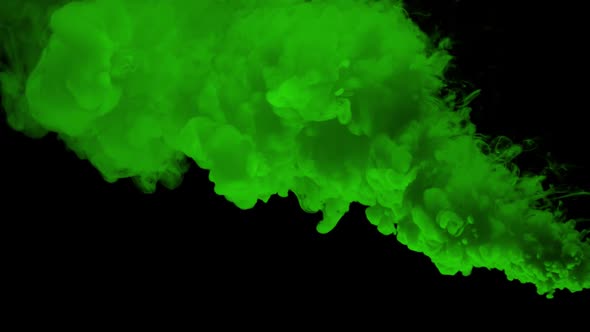 Green Smoke Flow With Alpha alt