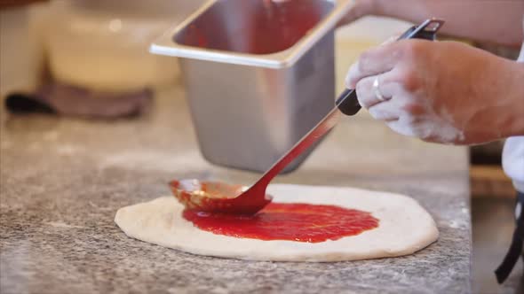 Cooking Method Pepperoni Pizza , the Italian Chef Makes Real Italian Pizza, Spills a Special Red