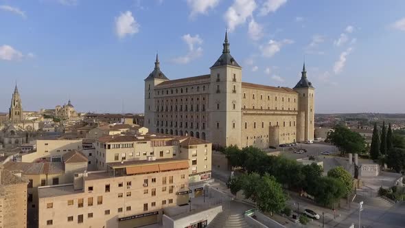 Video aéreo del Alcázar de Toledo, Spain. Amanecer. 50FPS HD
