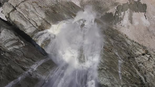 A Beautiful Waterfall in the Upper Reaches of the Tanadon Gorge