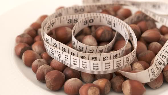 Eating nuts makes weight gain, high-calorie foods, nuts and obesity