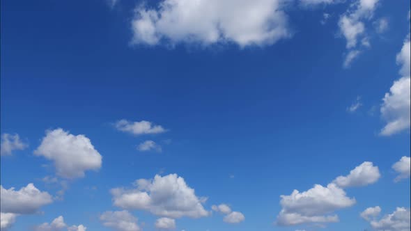 Time Lapse Clouds, Fast Rolling Puffy Clouds Are Moving, White Lightness Clouds Timelapse